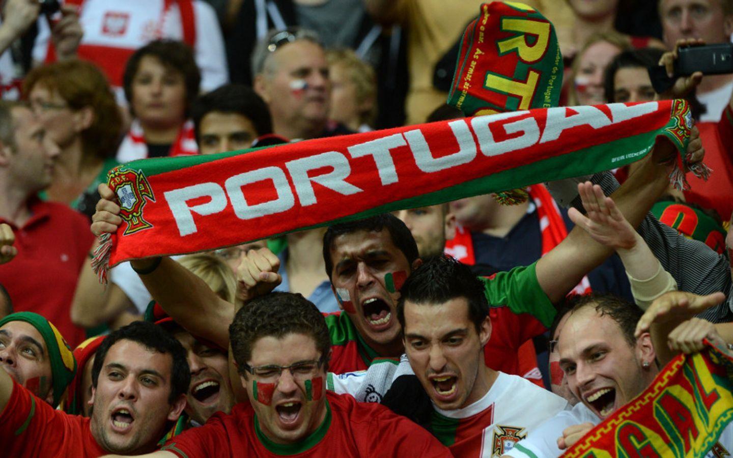 关于汉堡球迷狂欢庆祝球队连胜,赢得球队信心的信息 关于汉堡球迷狂欢庆祝球队连胜,赢得球队信心的信息