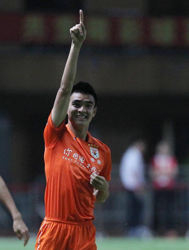 关于甘冈大胜,里尔队员表现不佳受批评的信息 关于甘冈大胜,里尔队员表现不佳受批评的信息