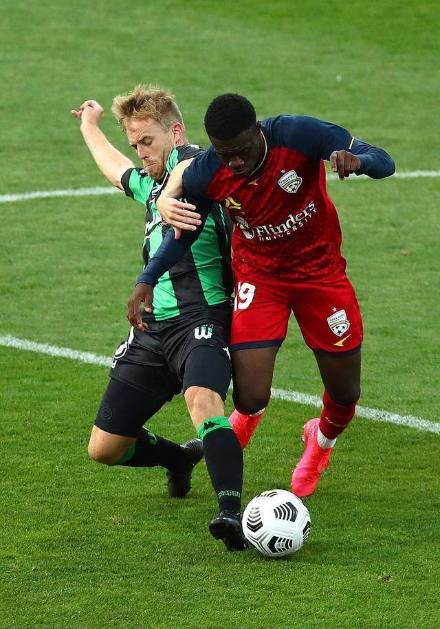 纽卡斯尔联客场不敌伯恩利，遭遇失利