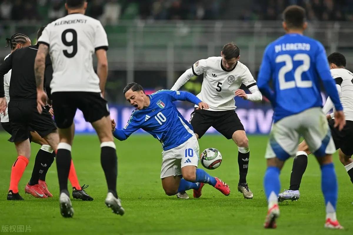 包含欧预赛对局精彩纷呈,球队战术互有攻防的词条 包含欧预赛对局精彩纷呈,球队战术互有攻防的词条