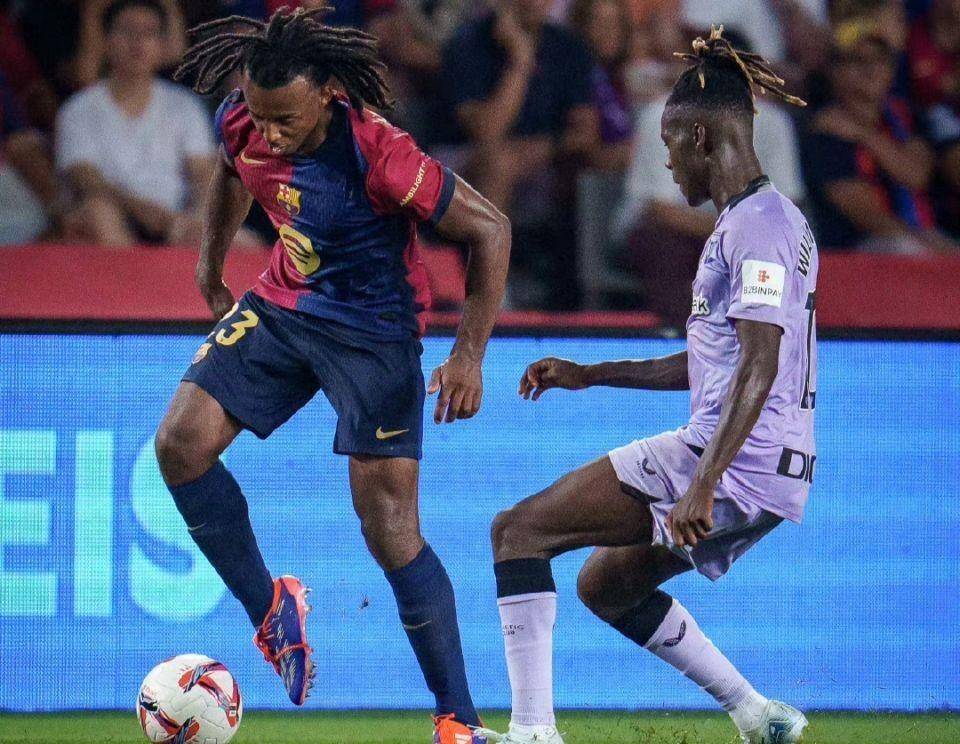 包含防守铁闸遭遇伤病波及,巴塞罗那球迷担忧后防问题的词条 包含防守铁闸遭遇伤病波及,巴塞罗那球迷担忧后防问题的词条