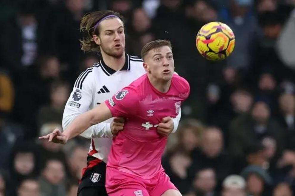 诺维奇惨遭连败，英超降级危机难解