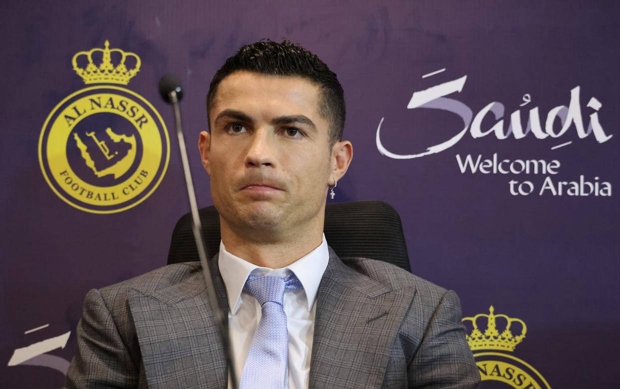 国际足坛巨星轻松获胜–巨星战胜对手表现出众的简单介绍 国际足坛巨星轻松获胜–巨星战胜对手表现出众的简单介绍