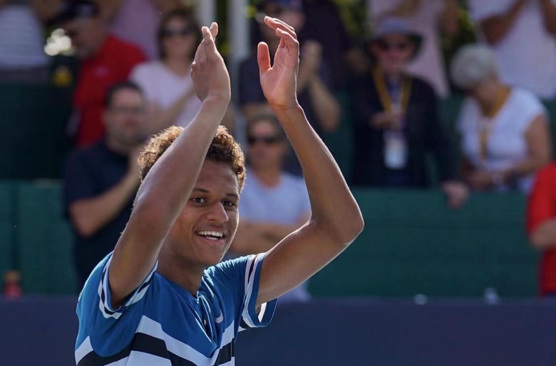 比利亚雷亚尔球员加布里埃尔受到伤病困扰的简单介绍 比利亚雷亚尔球员加布里埃尔受到伤病困扰的简单介绍