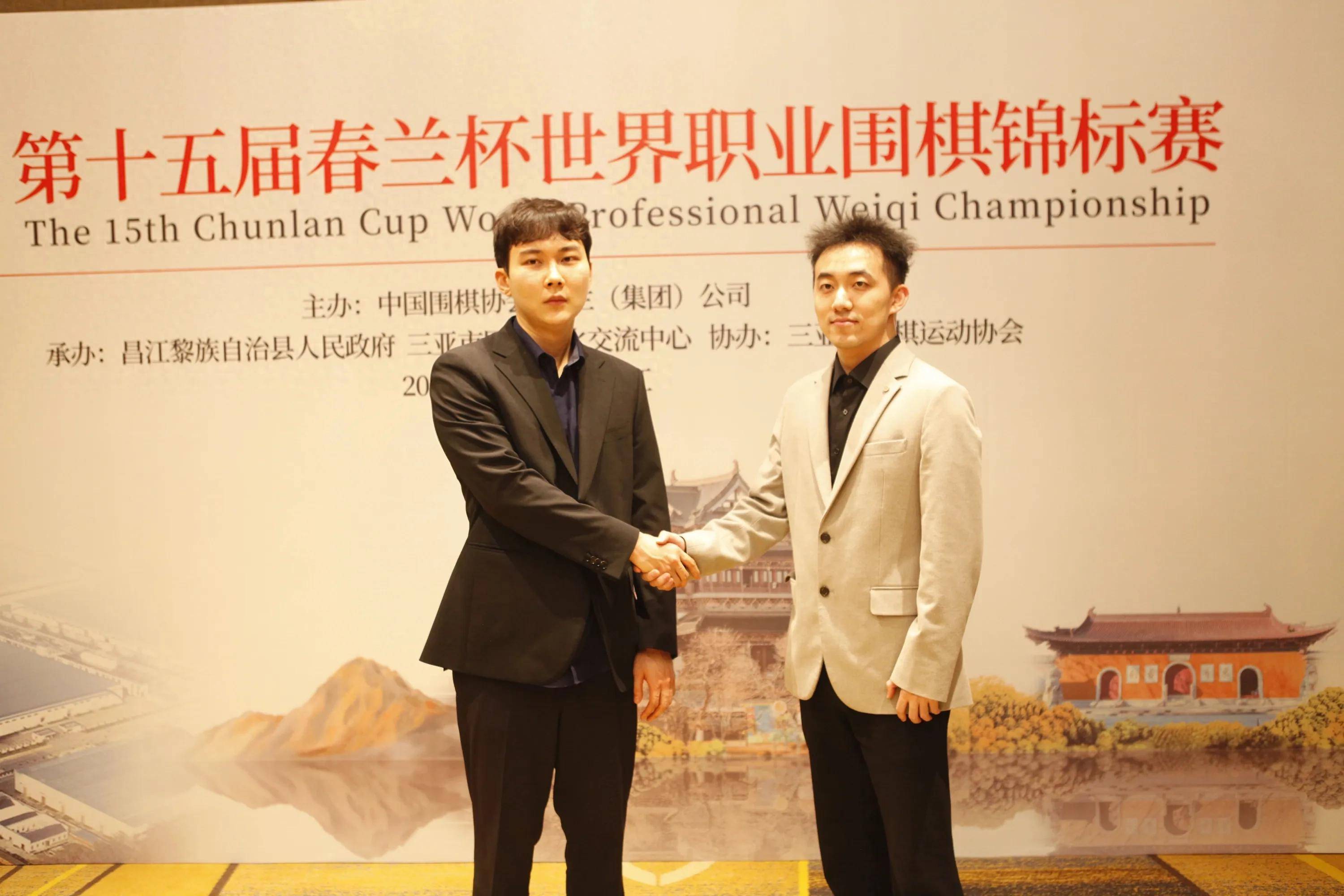 包含联赛强劲开局，豪门扬眉展示实力的词条