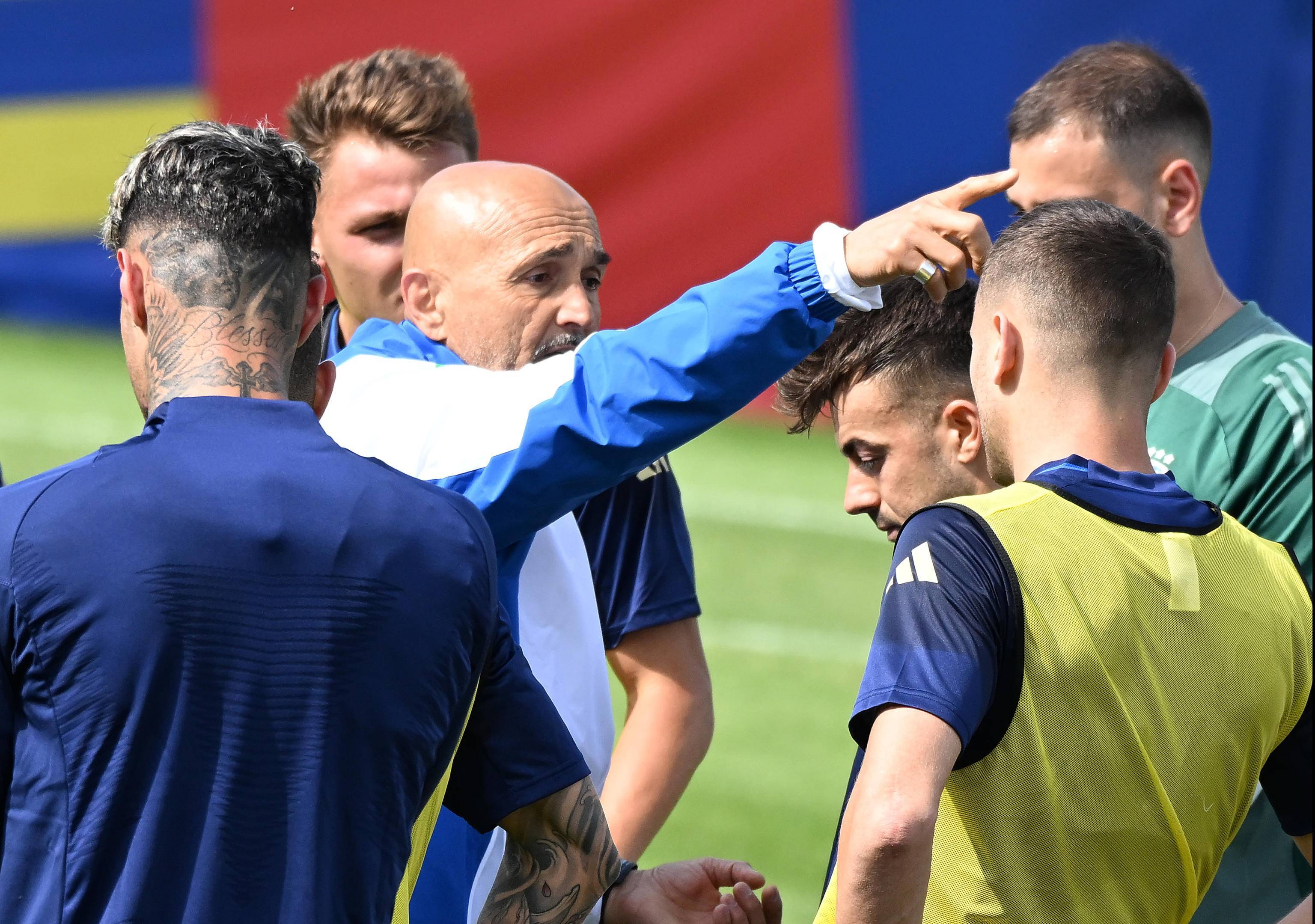 精彩备赛!国家队备战欧洲赛事决胜局的简单介绍 精彩备赛!国家队备战欧洲赛事决胜局的简单介绍