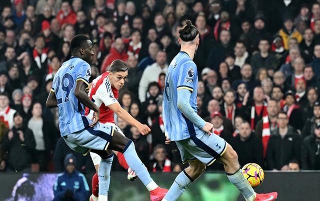 关于阿森纳绝杀，希望重燃，能否继续保持胜利的势头？的信息