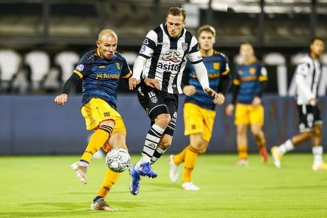 霍芬海姆主场横扫弗赖堡，豪取胜利