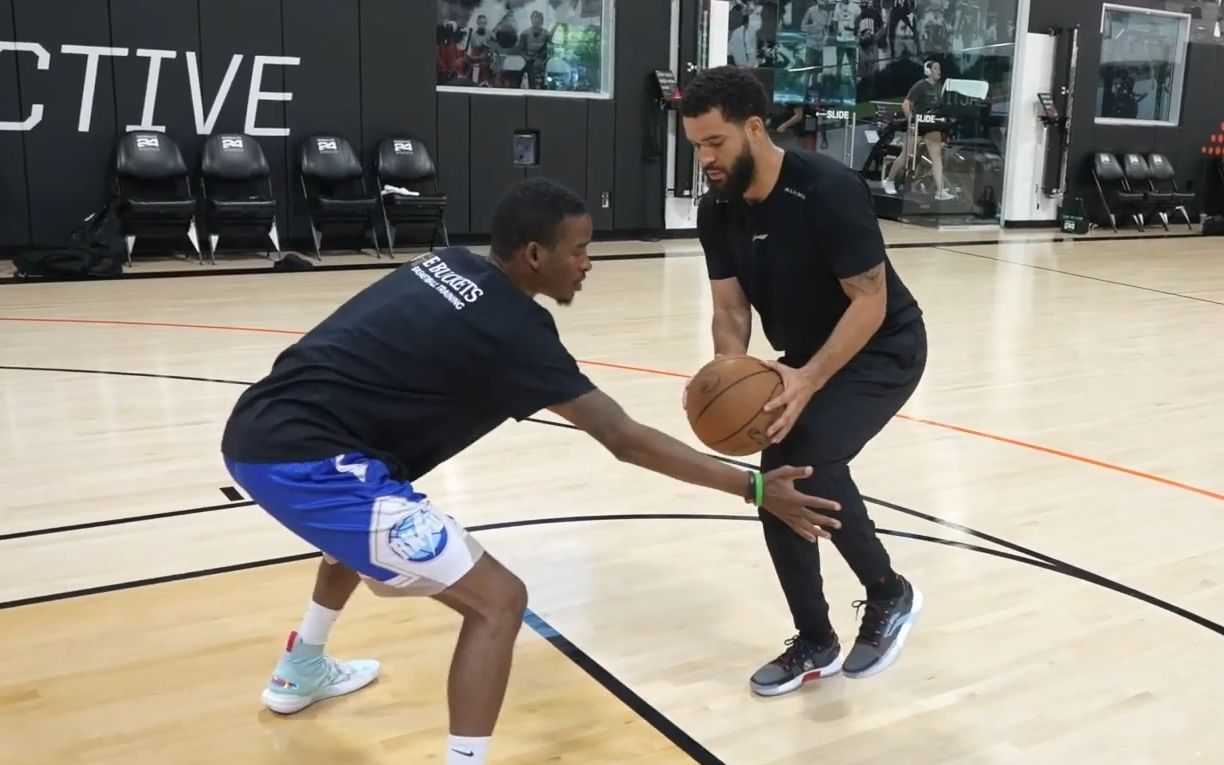 猛龙后卫范弗利特:球队需要更多团队配合 猛龙后卫范弗利特:球队需要更多团队配合