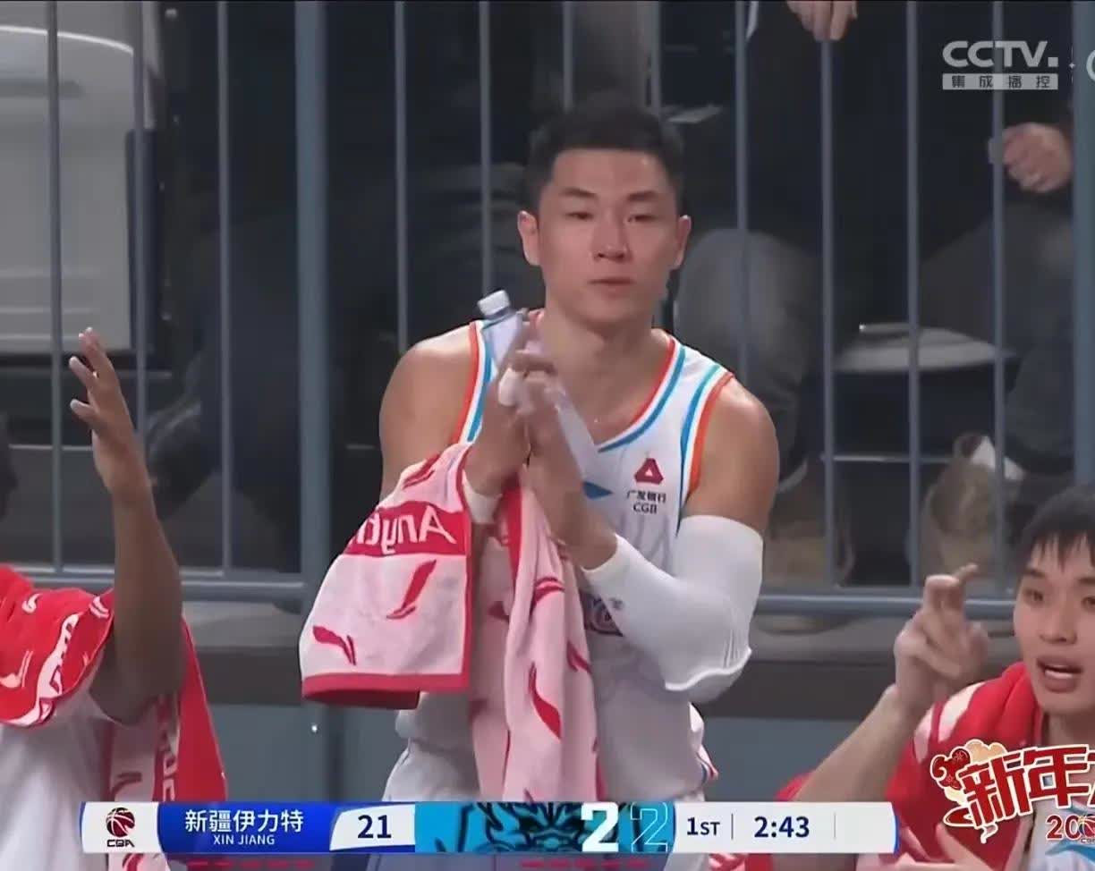 教练战术收到肯定,球队连胜反弹势头强劲 教练战术收到肯定,球队连胜反弹势头强劲