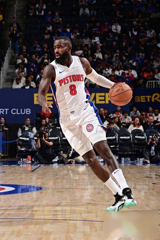 活塞队新秀表现抢眼，成为新赛季黑马