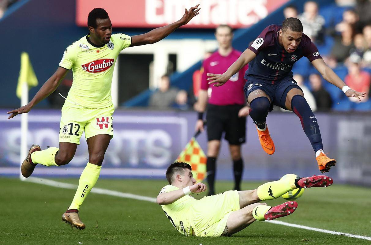 关于昂热击败雷恩,继续保持领先优势的信息 关于昂热击败雷恩,继续保持领先优势的信息