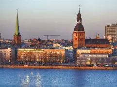 关于拉脱维亚队苦战周旋，奋力拼搏的信息