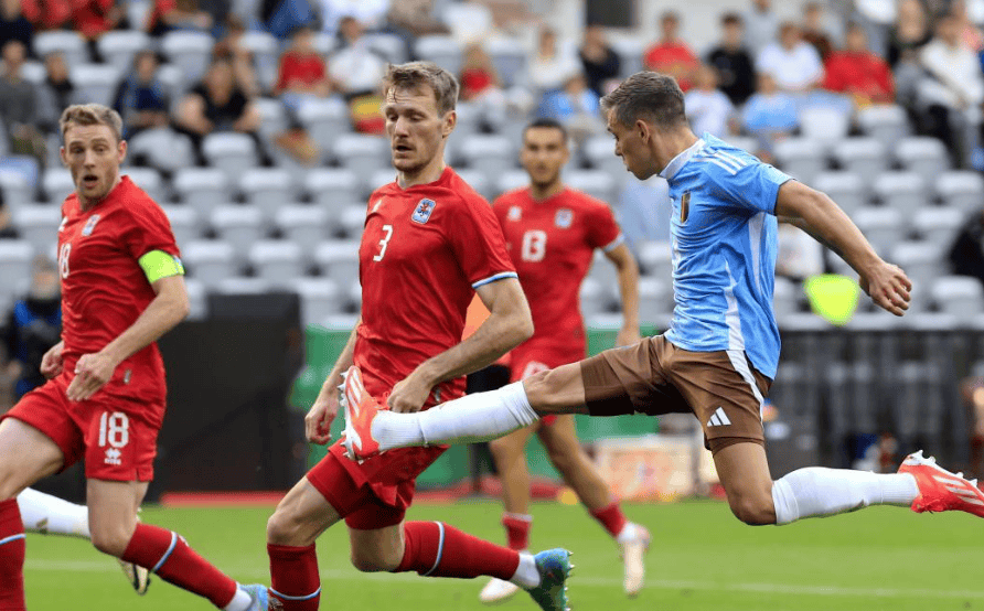 捷克队备战热身赛，追求团队合作的简单介绍