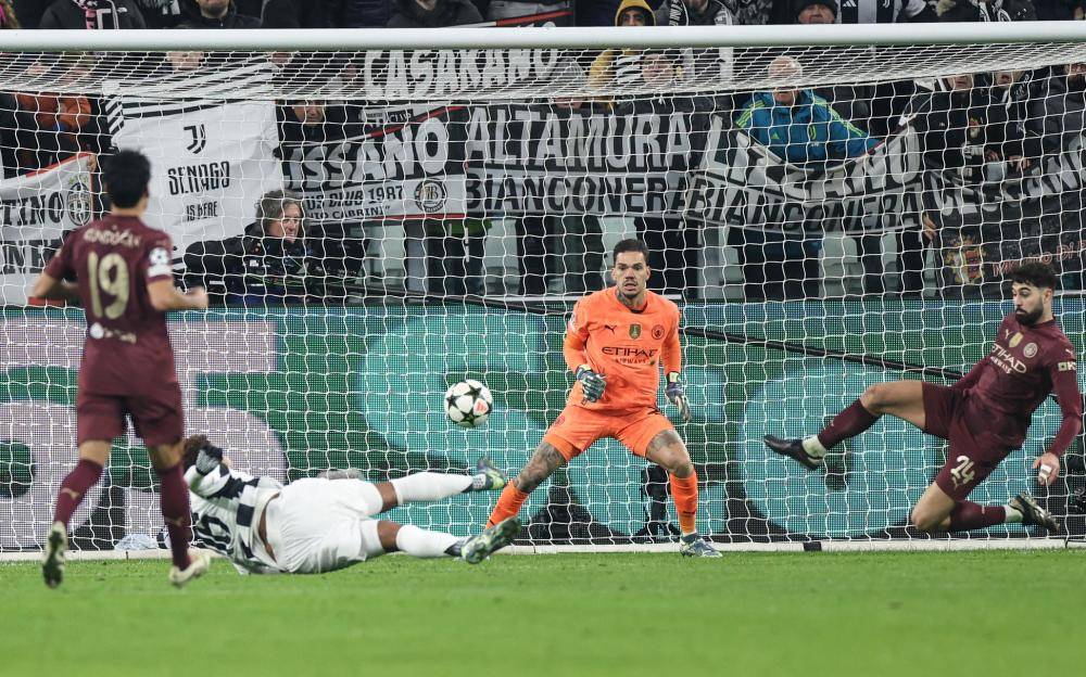 曼城横扫对手,杀入欧冠决赛成热议话题 曼城横扫对手,杀入欧冠决赛成热议话题