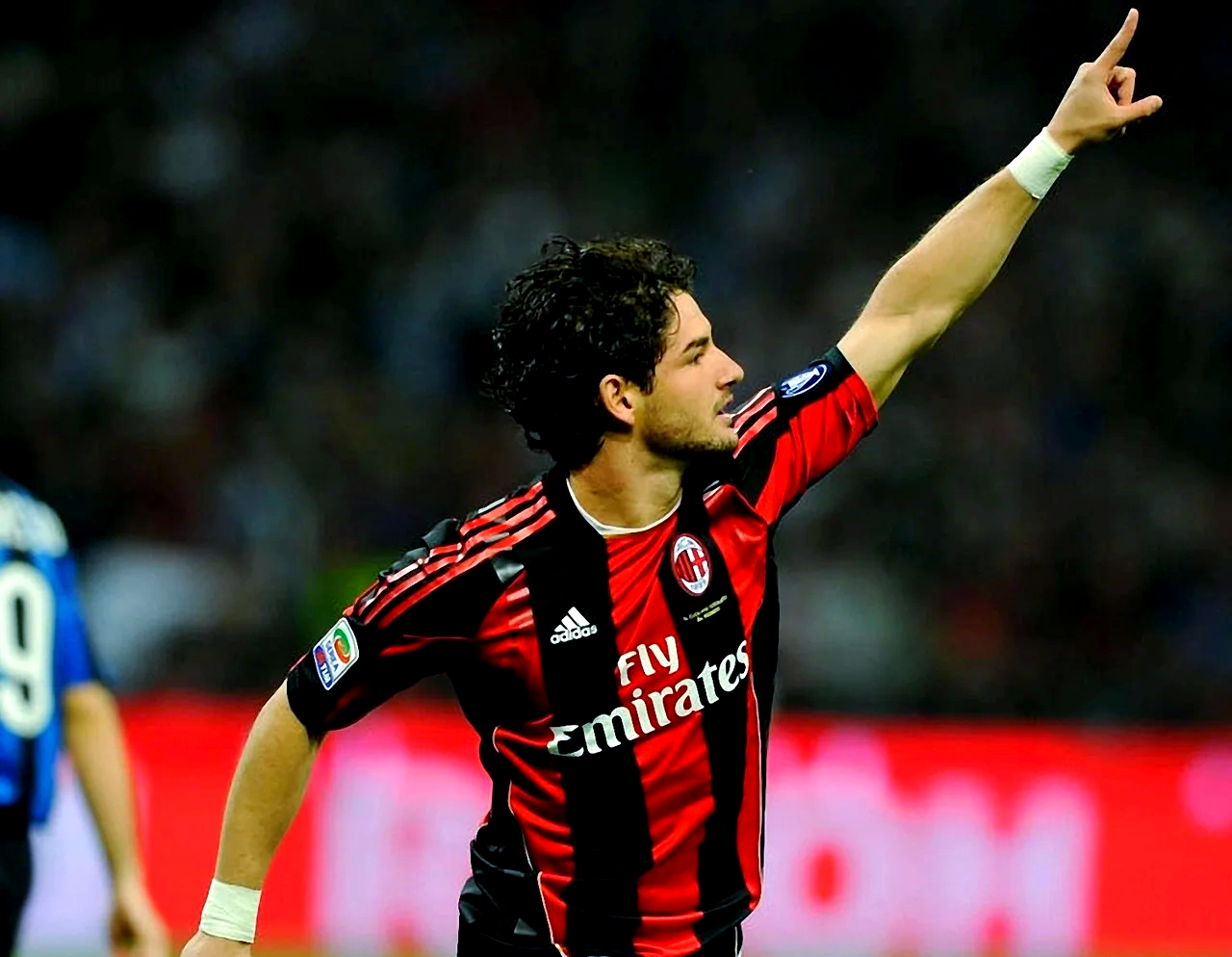 热那亚客场战胜热那亚,豪取三连胜的简单介绍 热那亚客场战胜热那亚,豪取三连胜的简单介绍