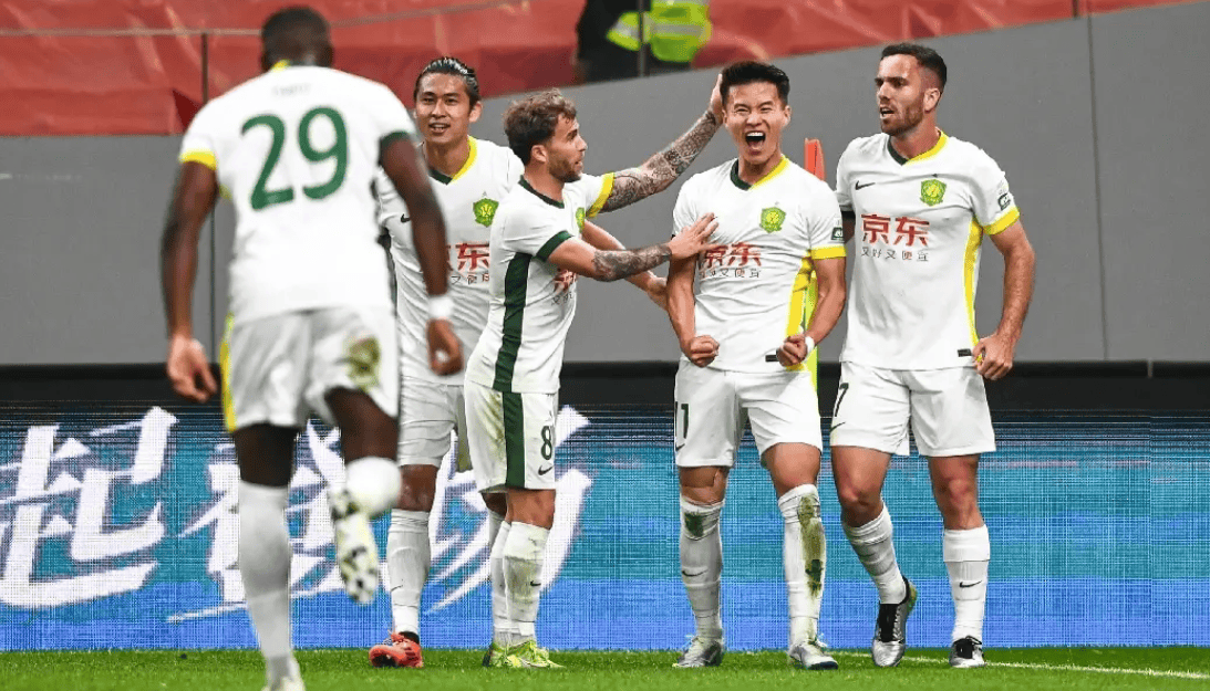 天王山之战:上港队对阵申花队,胜利在望? 天王山之战:上港队对阵申花队,胜利在望?