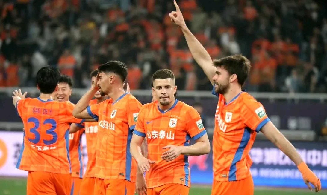 鏖战未停，球队士气高昂面对挑战的简单介绍