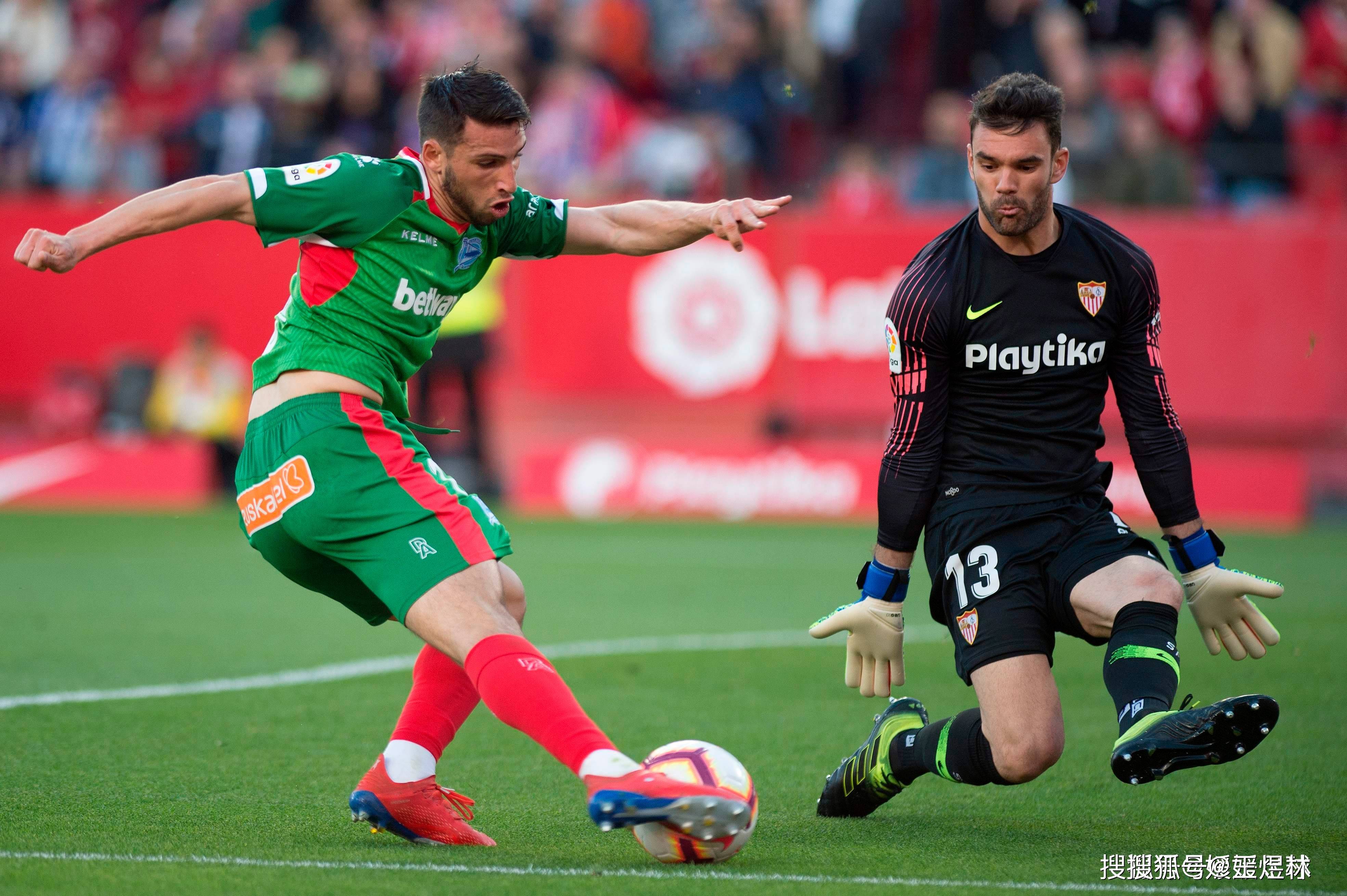 瓦伦西亚与比利亚雷亚尔的交锋备受关注 瓦伦西亚与比利亚雷亚尔的交锋备受关注