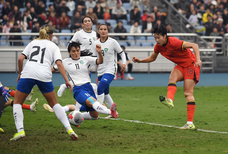 泰国女足邀请赛:中国队夺冠雄心勃勃,备战决赛 泰国女足邀请赛:中国队夺冠雄心勃勃,备战决赛