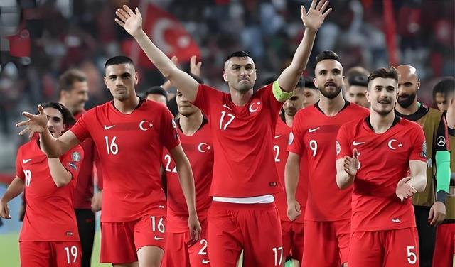 关于南安普顿战平对手,英格兰足球比赛竞争激烈的信息 关于南安普顿战平对手,英格兰足球比赛竞争激烈的信息