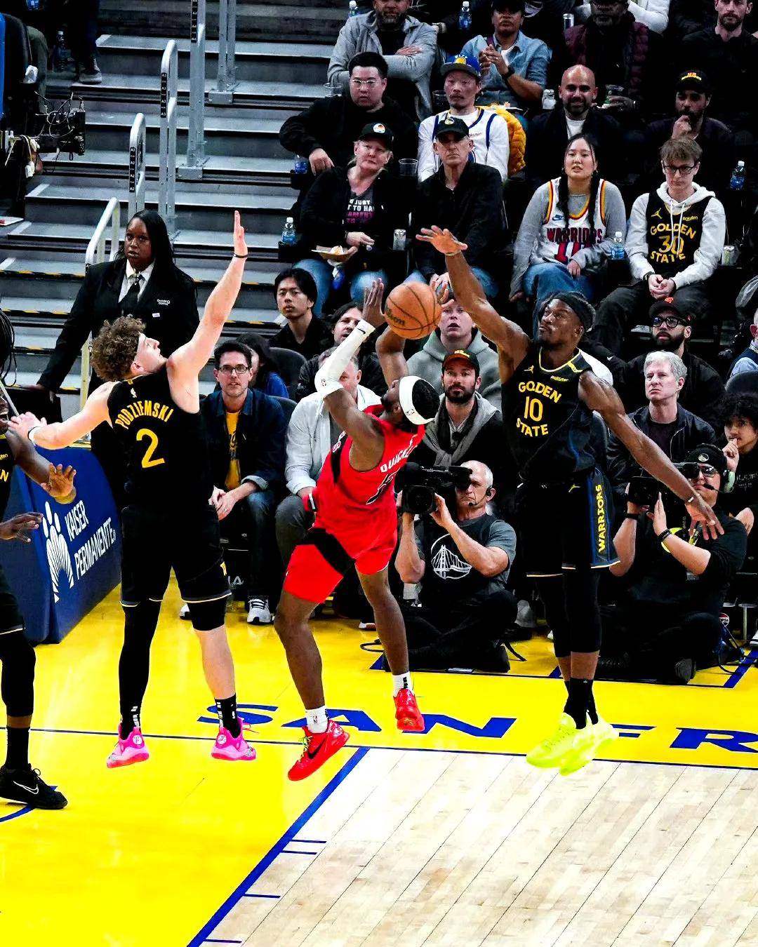 猛龙再胜勇士继续领跑