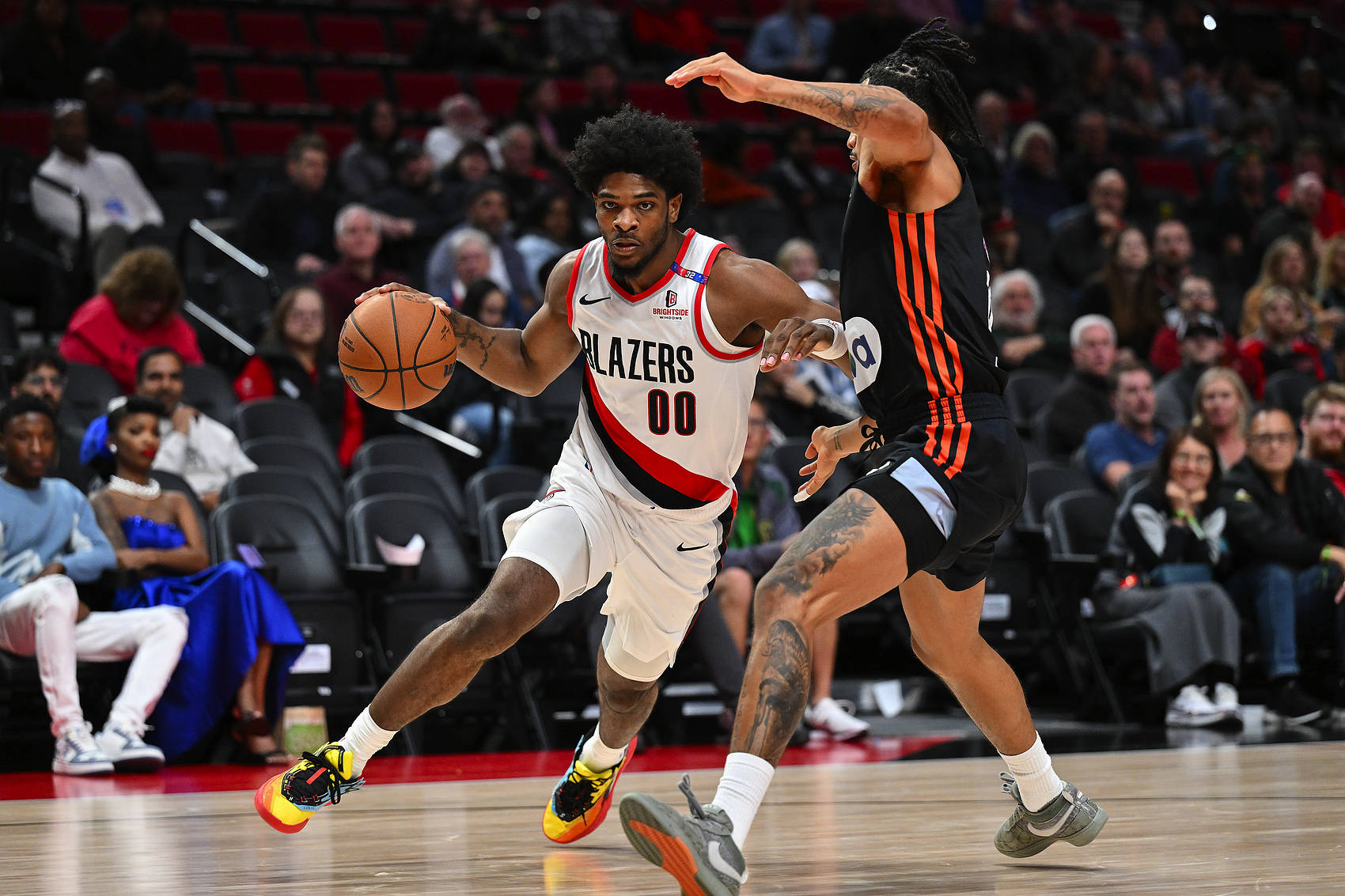 骑士力克开拓者，止住连败局面的简单介绍