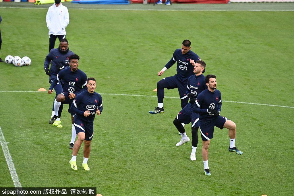 印尼队鏖战法国队,黄鸭组合带队取胜 印尼队鏖战法国队,黄鸭组合带队取胜