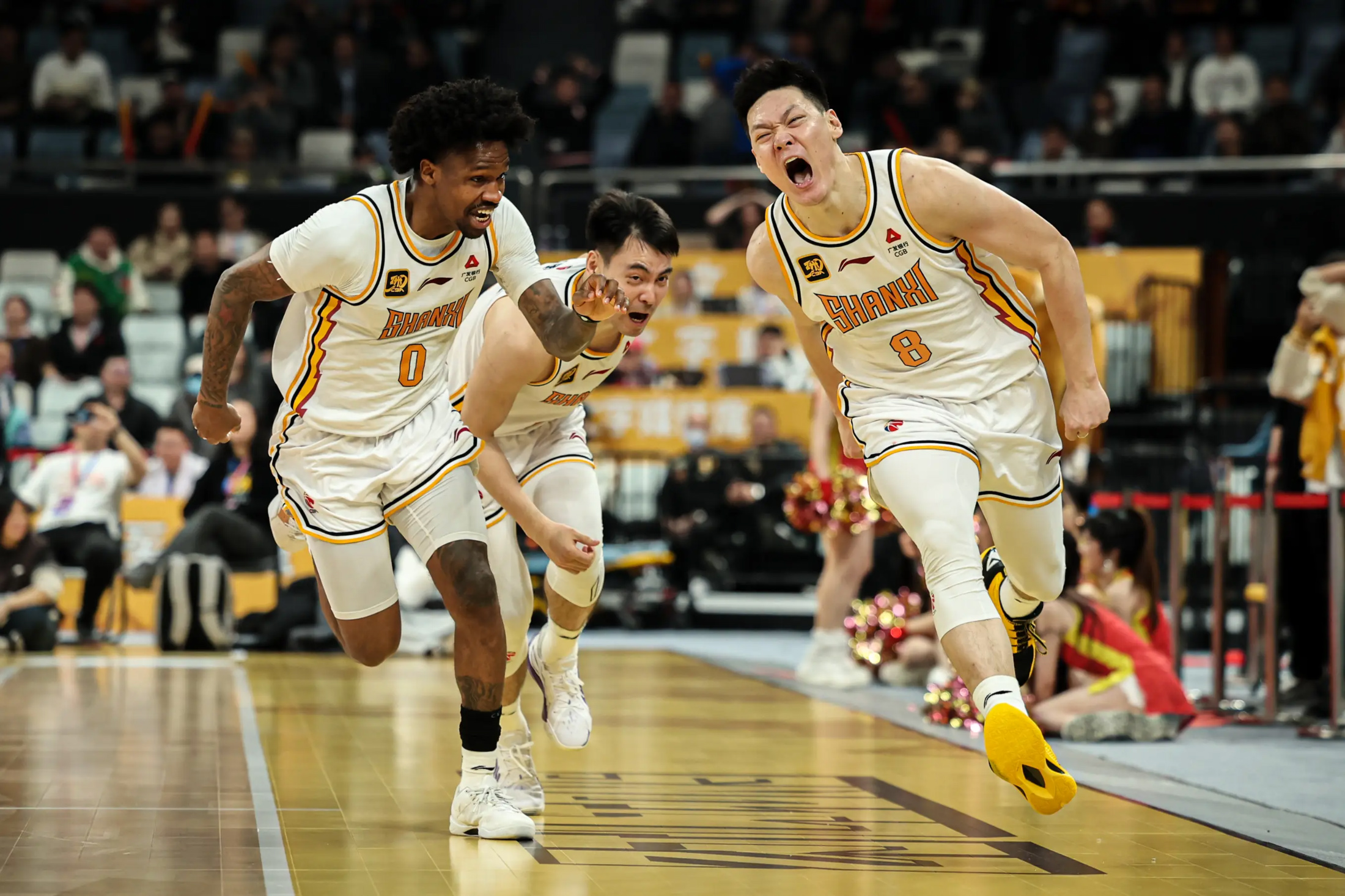 爵士压倒性优势战胜对手取得连胜